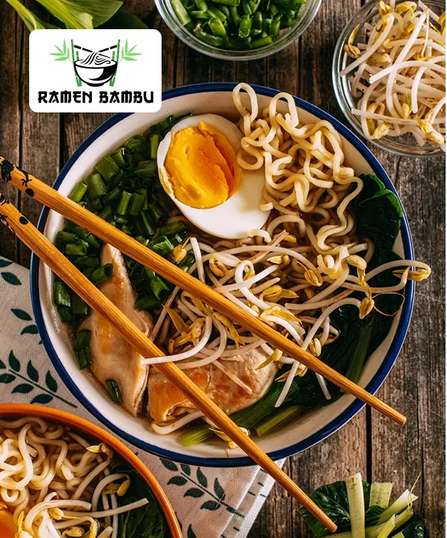 Ramen à l’œuf et pousses de soja